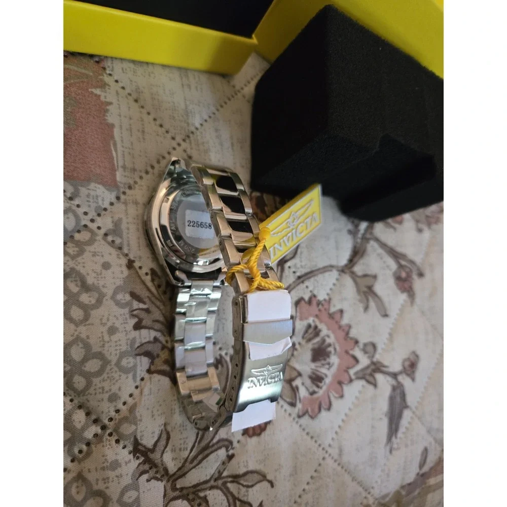 Invicta pro diver